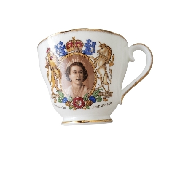Adderley 1953 Queen Elizabeth II Coronation Bone China Teacup & Saucer Set - Picture 7 of 10